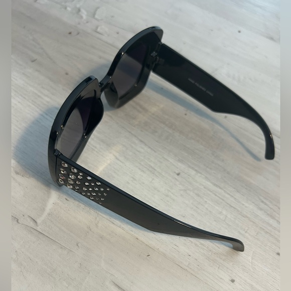 New Large Black Crystal style 
Sunglasses - Picture 6 of 7